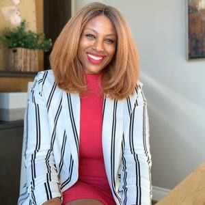 Meet your Posher, Simona